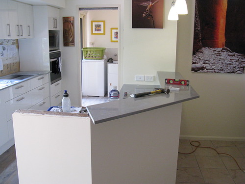 16 - Installing the benchtops