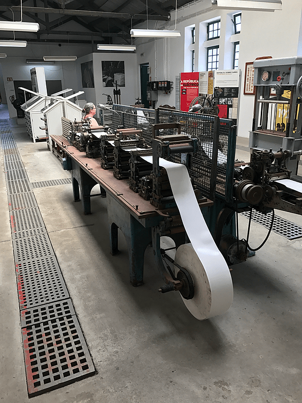 File:Carris Museum Printing Workshop - Benchtop Multi-Color Press 2.jpg