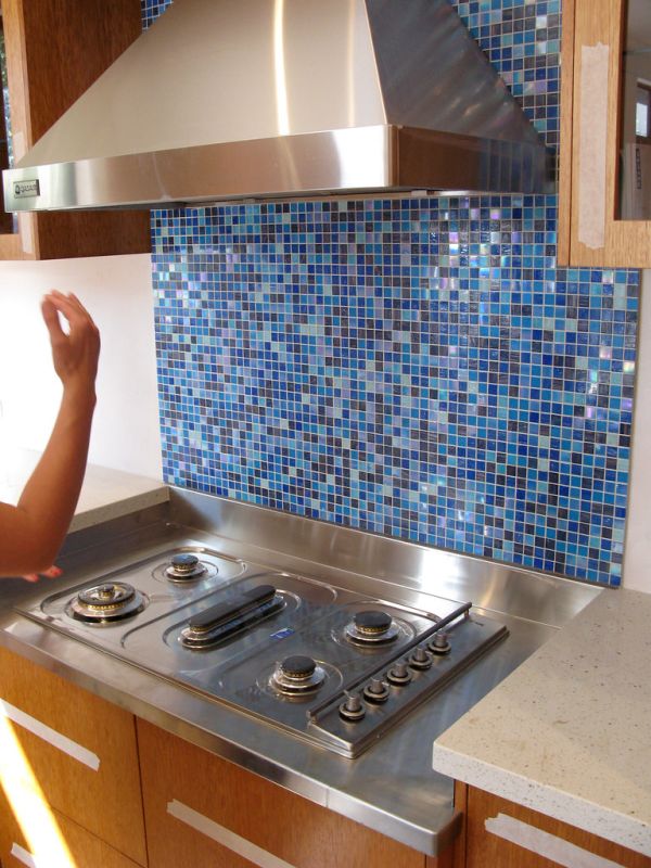 Kinds of blue: splashback tiles