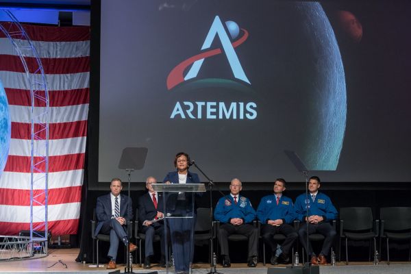 Johnson Space Center Deputy Director Vanessa Wyche addresses visitors attending the graduation of the 2017 Class of Astronauts