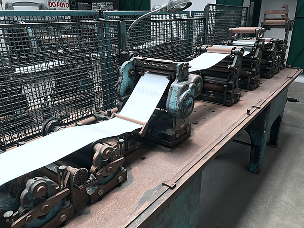 File:Carris Museum Printing Workshop - Benchtop Multi-Color Press 1.jpg