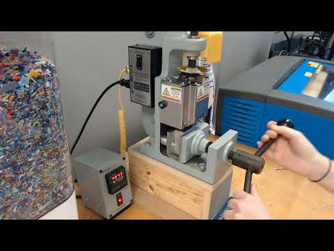 Using the Benchtop Injection Molder